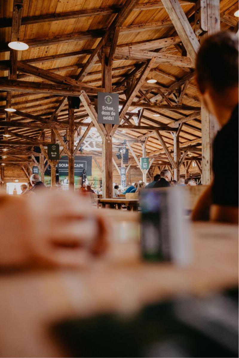 Erhartinger Festzelt Festzelt innen 1