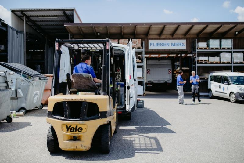 Fliesen Merx Foto Gabelstapler
